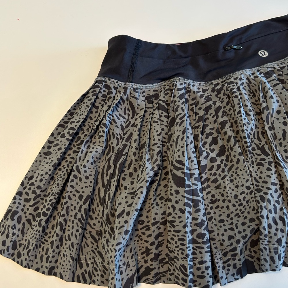 Lululemon Pleat To Street Skirt II, Slate Black, Gray, Pink Skirt, Lined, Sz S - Picture 6 of 11